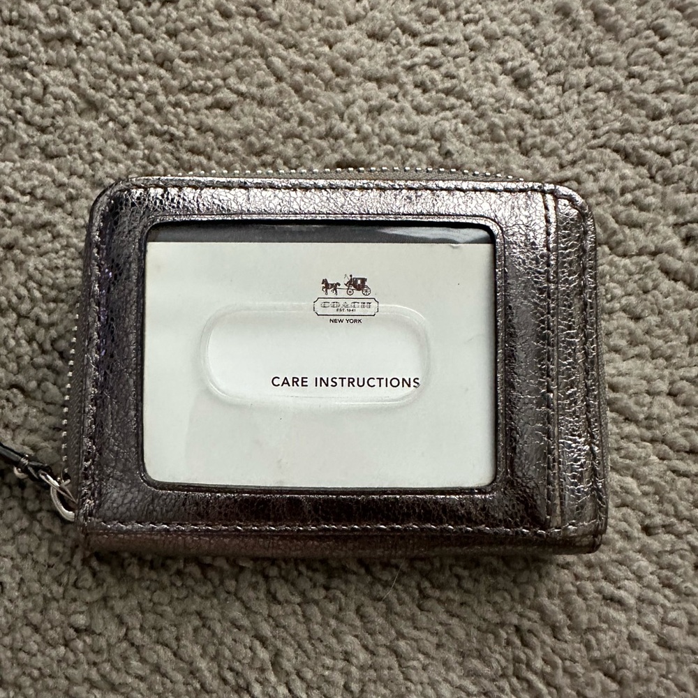 Coach NWOT Pewter Leather Metallic Medium Coin Wallet - Picture 4 of 9